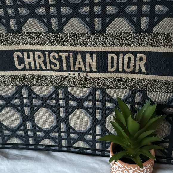Dior Embroidered Macrocannage Large Book Tote Like New Condition - Picture 4 of 13
